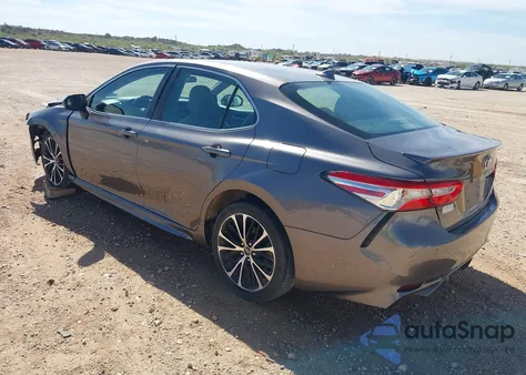 2020 Toyota Camry Se z USA, uszkodzony, nr VIN 4T1G11AK1LU911237